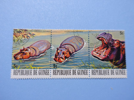  ギニア共和国 3枚綴り 切手