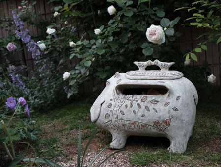 Pottery mailbox hippo