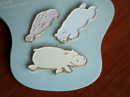 gelato pique and Asahiyama Zoo Pin badge set