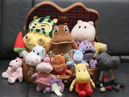 キャラクターのぬいぐるみ