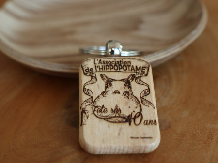 ＡＤＨ40周年記念キーホルダー