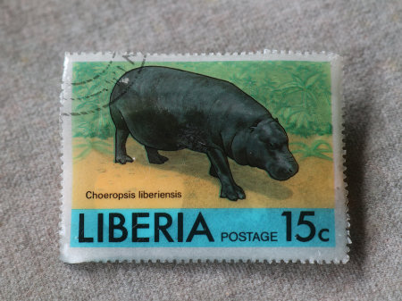 リベリアの切手のブローチ